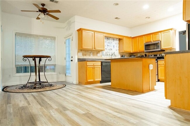 Building Photo - 1315 Great River Pkwy SE