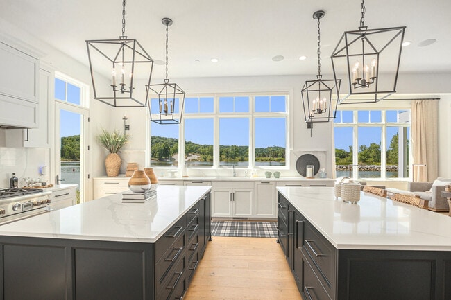 Building Photo - 6736 Saugatuck Bch Rd