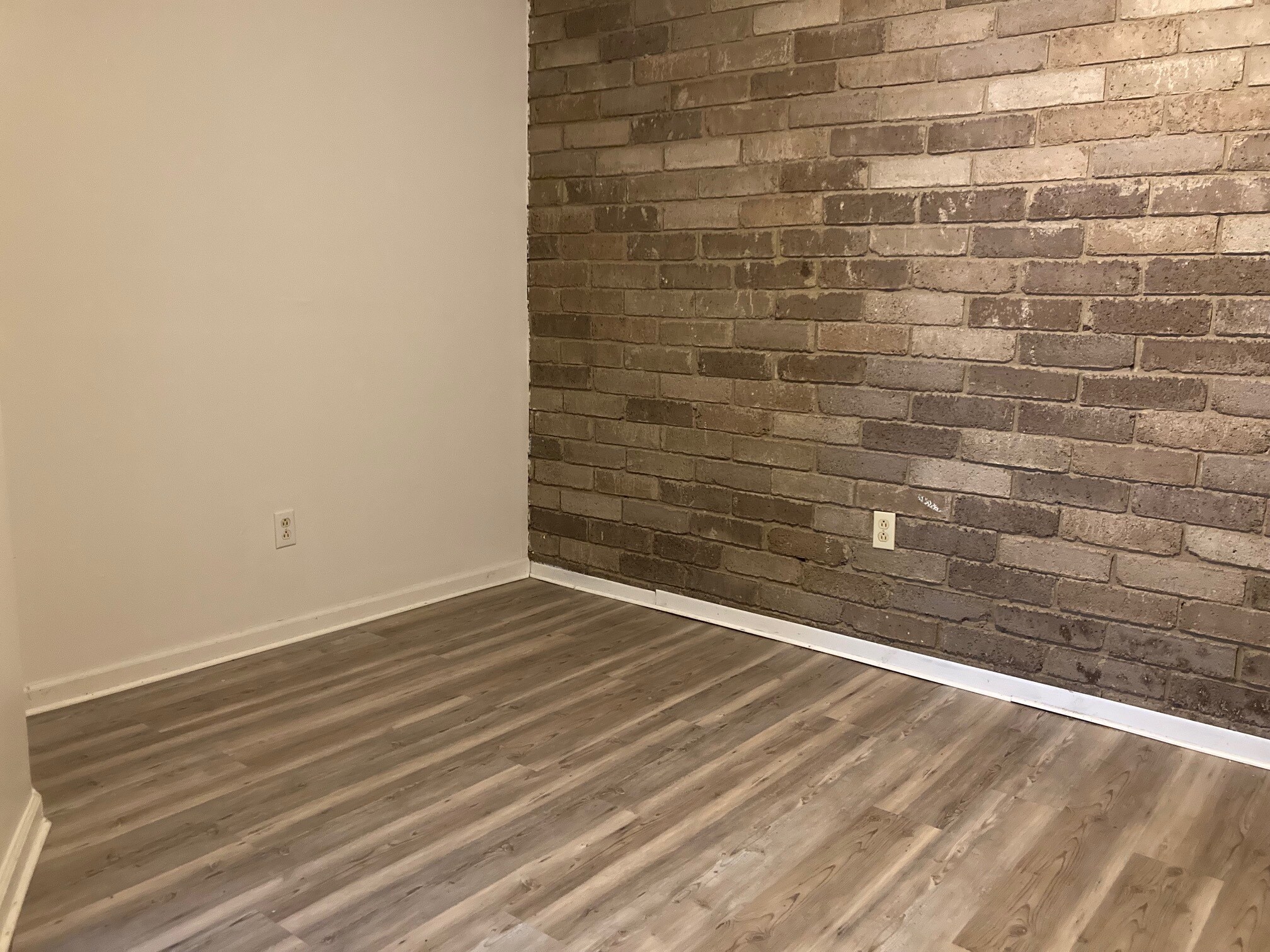 Building Photo - 204 Kellywood Mnr