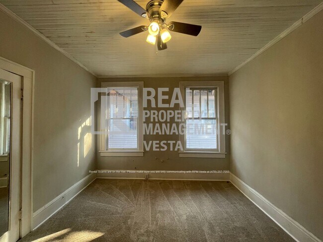 Building Photo - 2694 Cherokee Ave