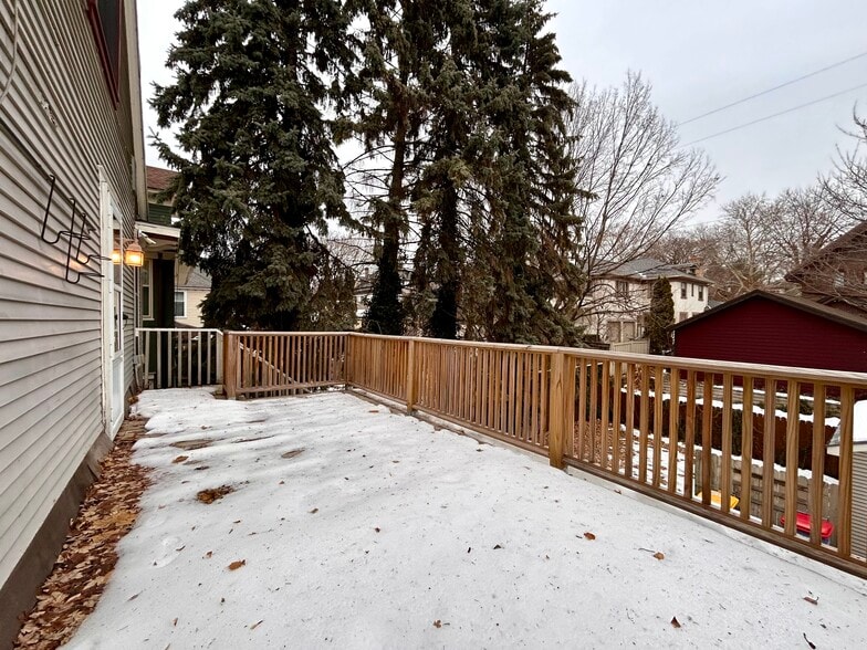 Deck/Balcony - 320 Madison Ave SE