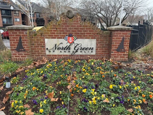 Building Photo - Prime Location- Two Bedroom Condo