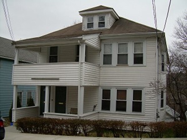 Building Photo - 38 Larch St