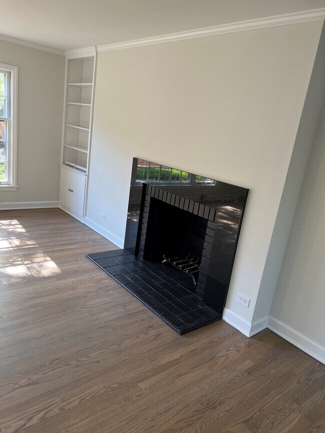 Fireplace - 555 Winnetka Ave