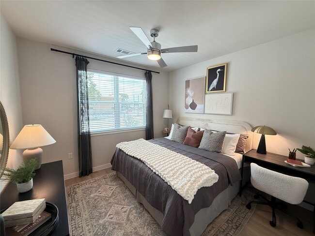 Building Photo - 1610 Campbell Rd