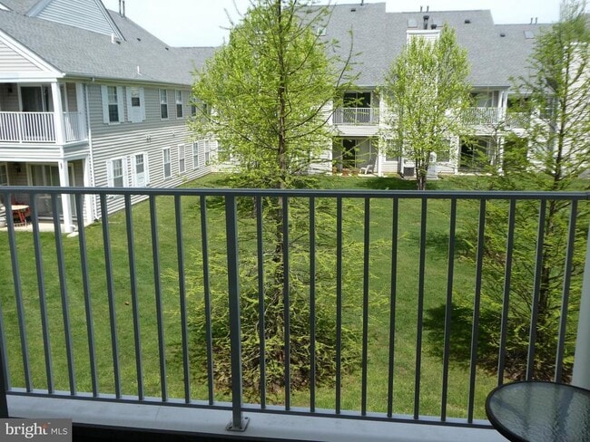 Building Photo - 409 Talon Ct