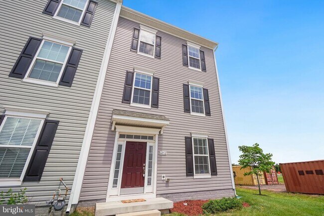 Building Photo - 6052 Krantz Dr