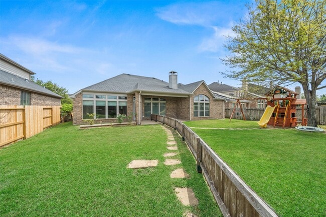 Building Photo - 2818 Red Maple Dr