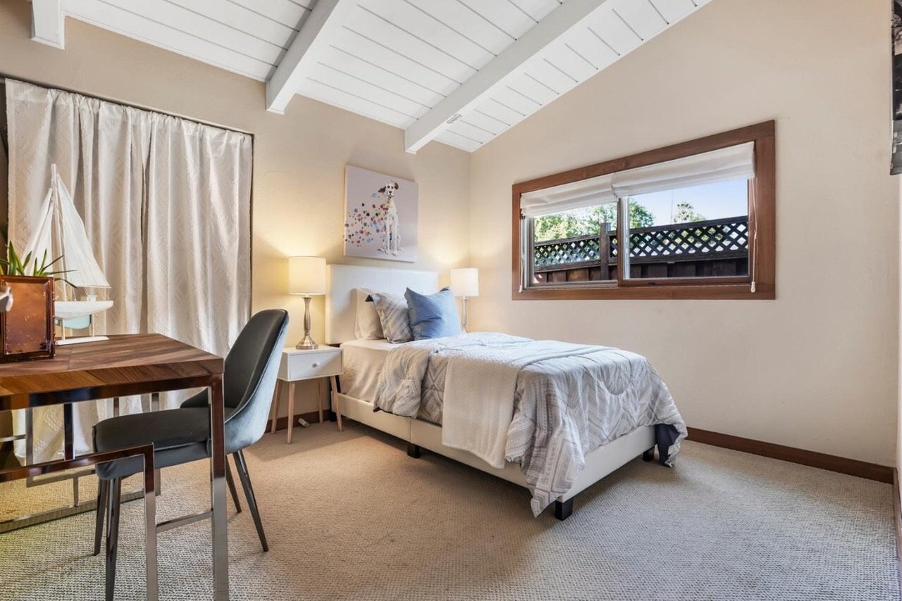 Building Photo - 2417 Johnson Pl