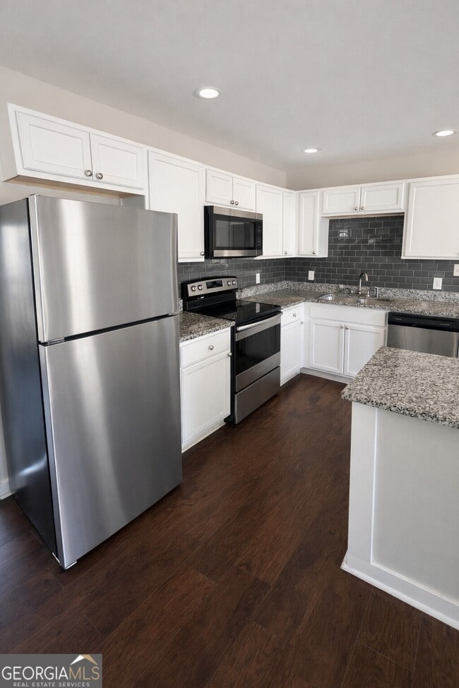 Building Photo - 5205 Heather Ln