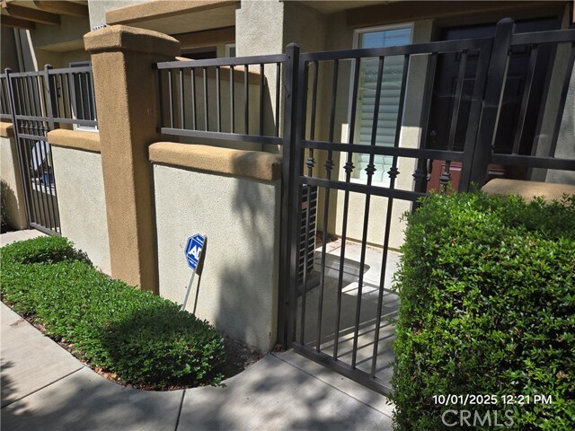 Building Photo - 17871 Shady View Dr