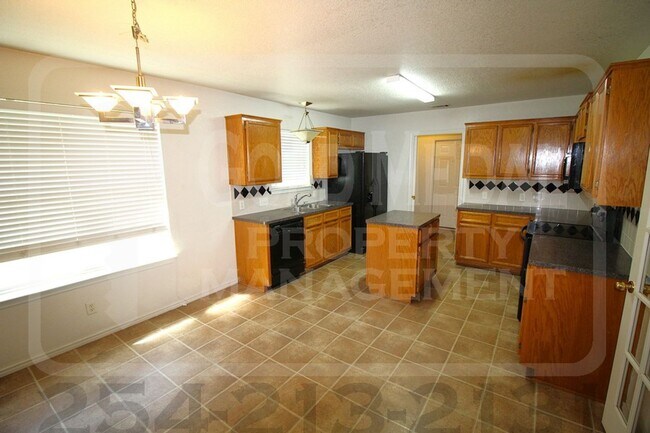 Building Photo - 4302 Hank Dr
