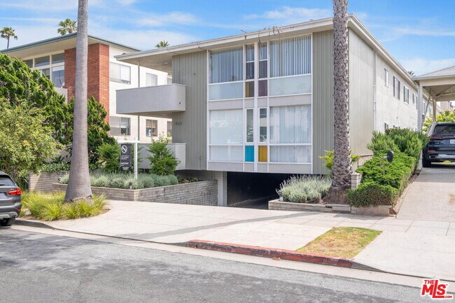 Building Photo - 848 18th St