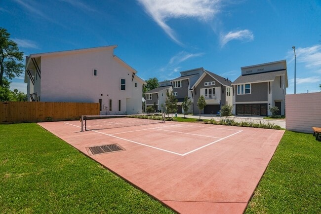 Building Photo - 7609 Victory Reserve St