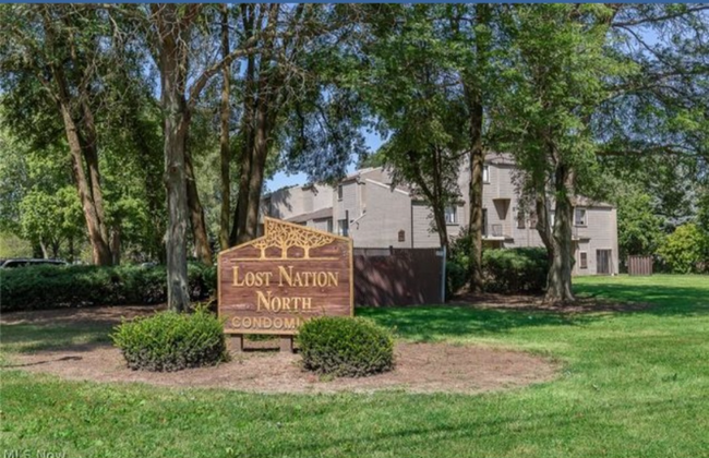 Primary Photo - 10000 North Ln