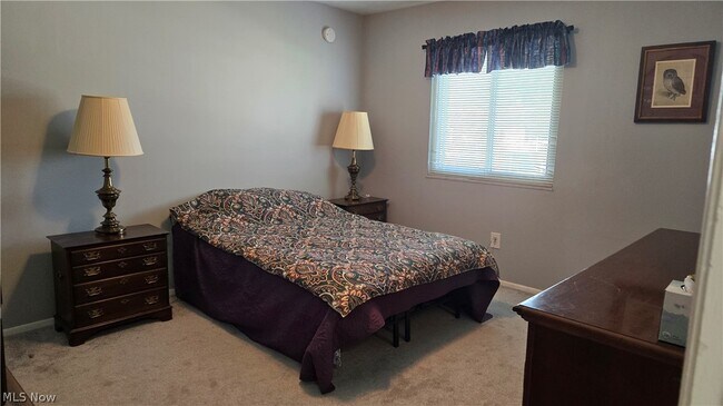 Building Photo - 2319 Green Acres Dr