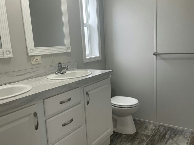 Building Photo - 531 Santa Cruz Dr