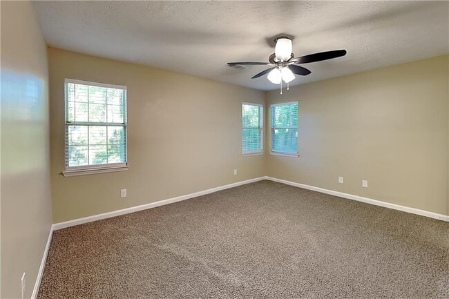 Building Photo - 4220 E Meadow Dr