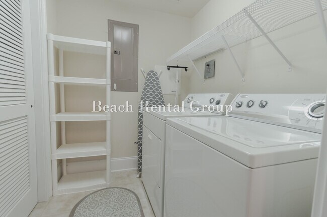 Building Photo - 2180 Waterview Dr