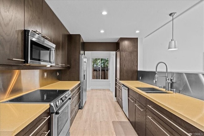 Building Photo - 15062 Lorenat St