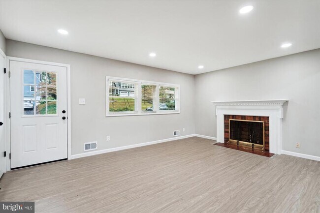 Building Photo - 2226 Westwood Pl