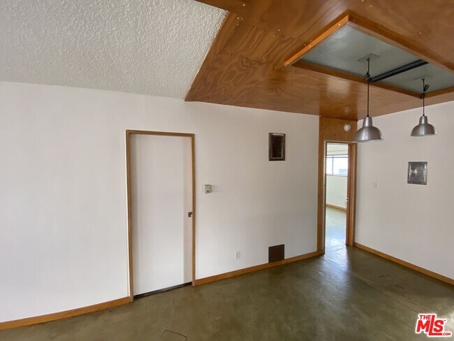 Building Photo - 1524 10th St