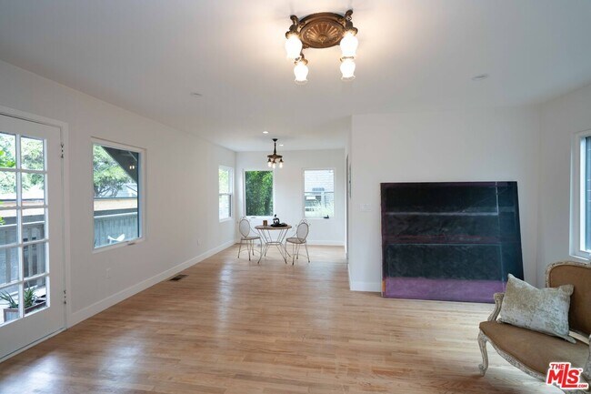 Building Photo - 1365 1/2 Maltman Ave