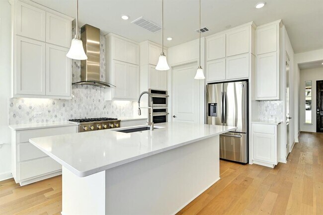 Building Photo - 19005 Fernando Trl