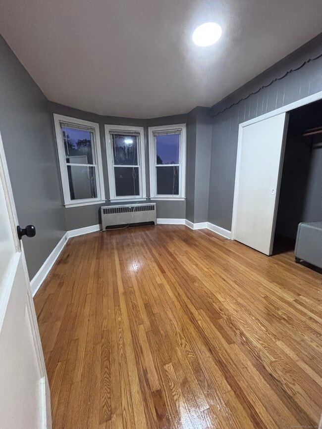 Building Photo - 33 Aetna St