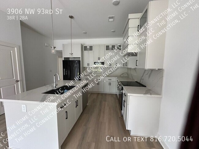 Building Photo - 3906 NW 93rd St