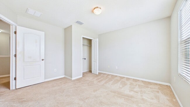 Building Photo - 4-Bedroom Home with Spacious Layout in Ayersworth Glen – Wimauma, FL
