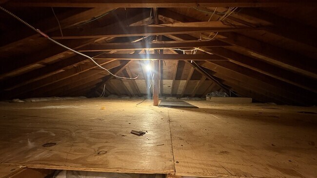 Building Photo - 86 Notre Dame Ave