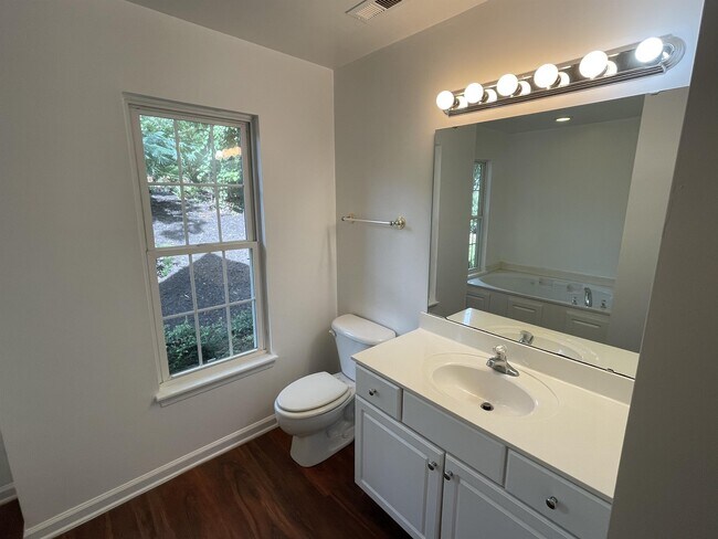 Building Photo - 206 Dusty Dr