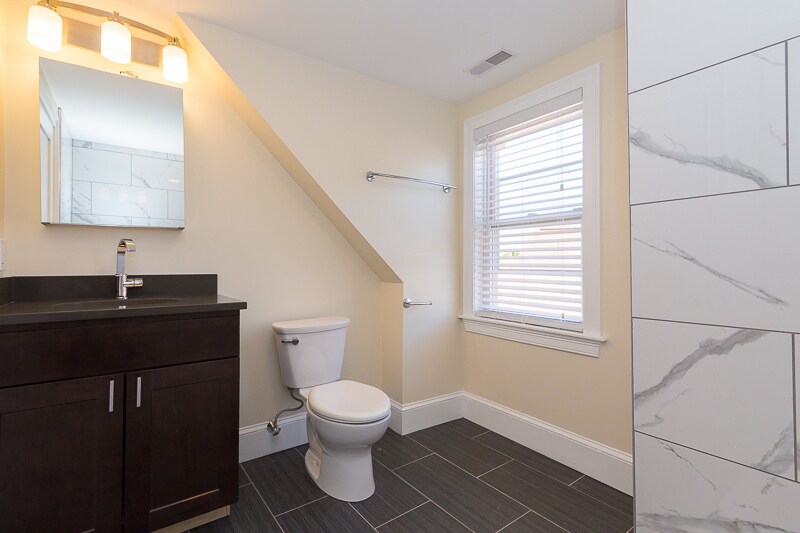 Building Photo - 9 Rock Valley Ave