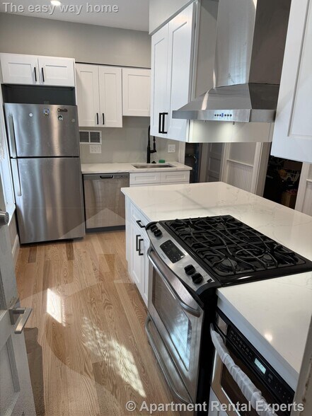 Building Photo - 57 Hawthorne St