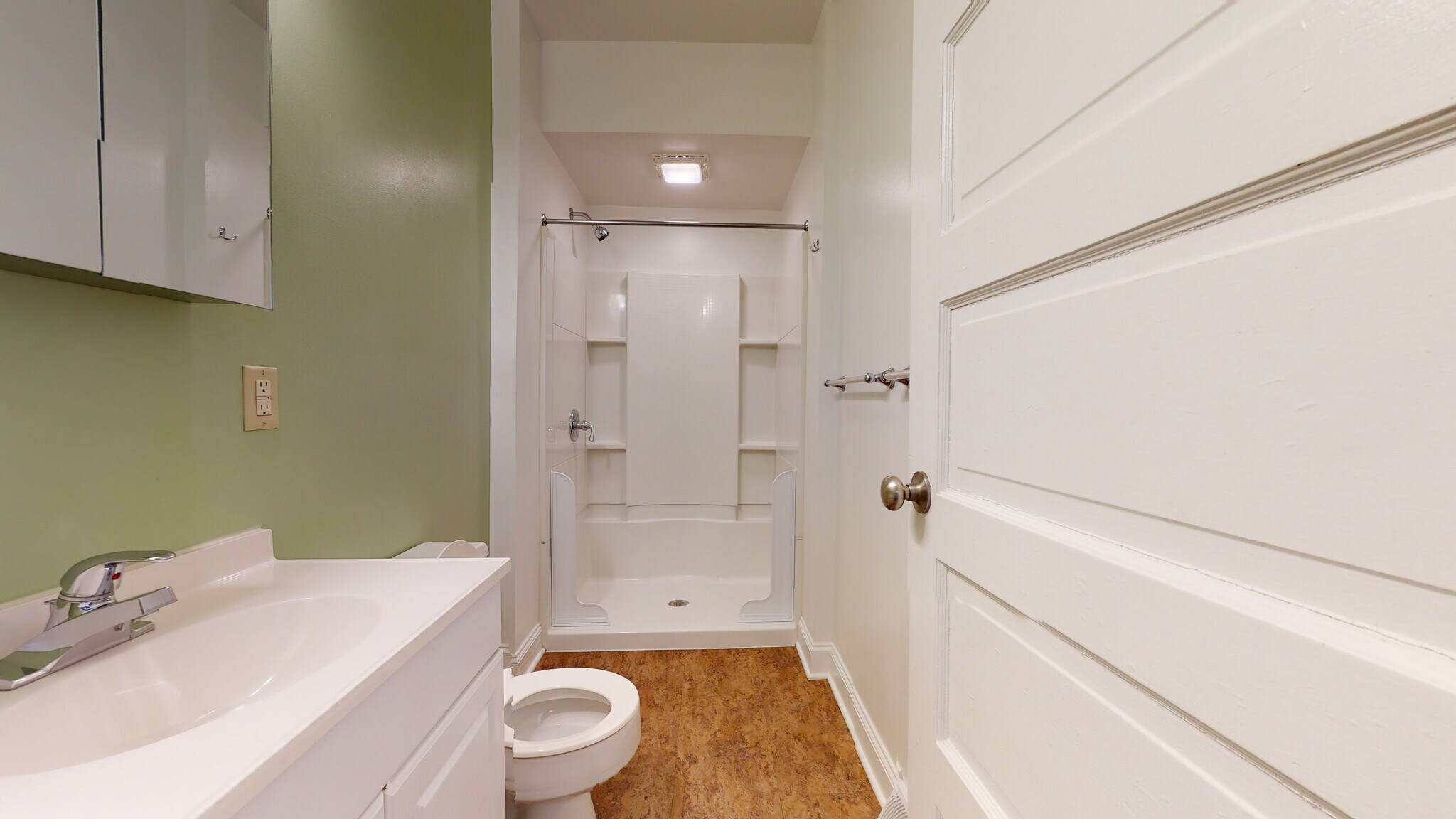 Full bath, shower only - 2505 Poplar St