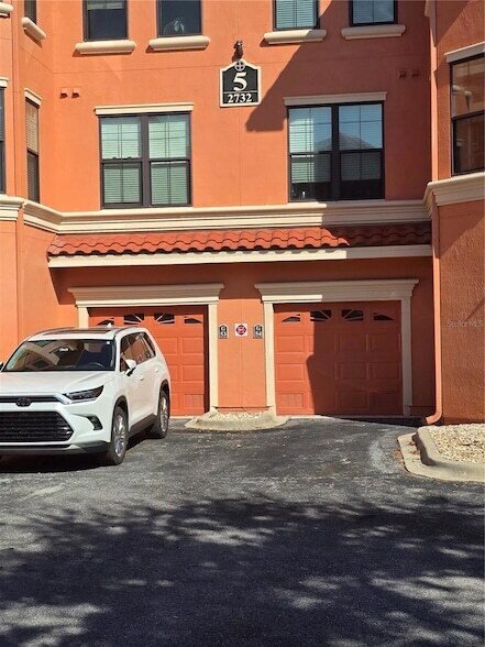 Building Photo - 2732 Via Murano