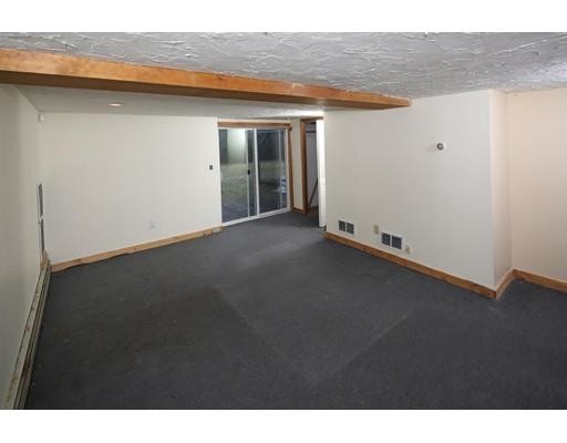 Building Photo - 261 Twin Lakes Dr