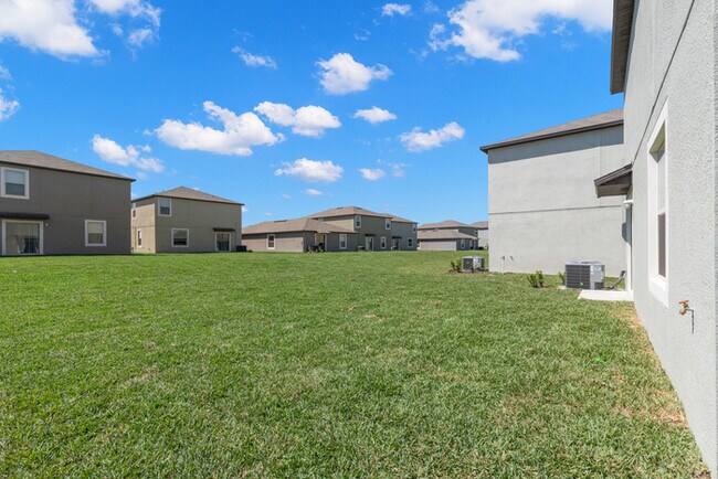 Building Photo - LIKE NEW Home For Rent in Belmont!