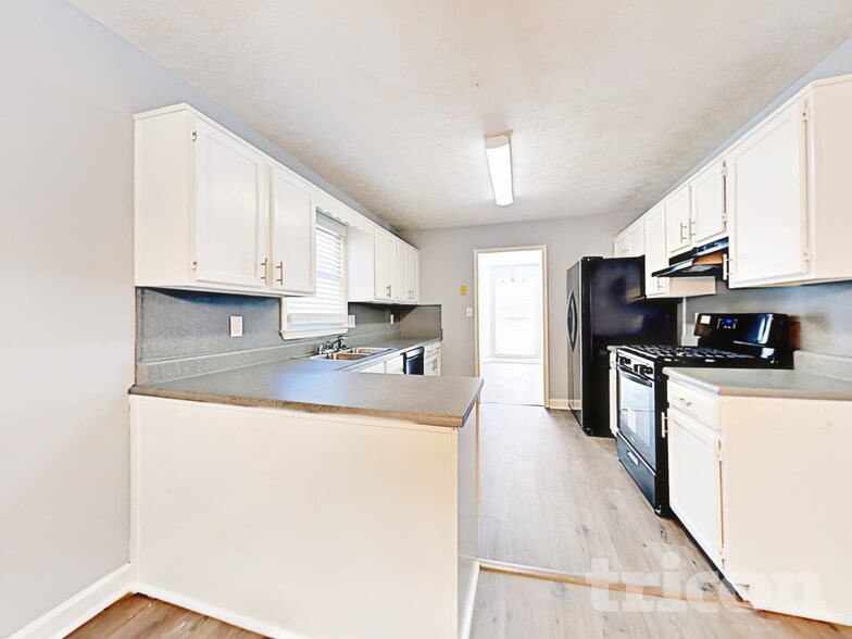 Building Photo - 229 Oak Landing Dr