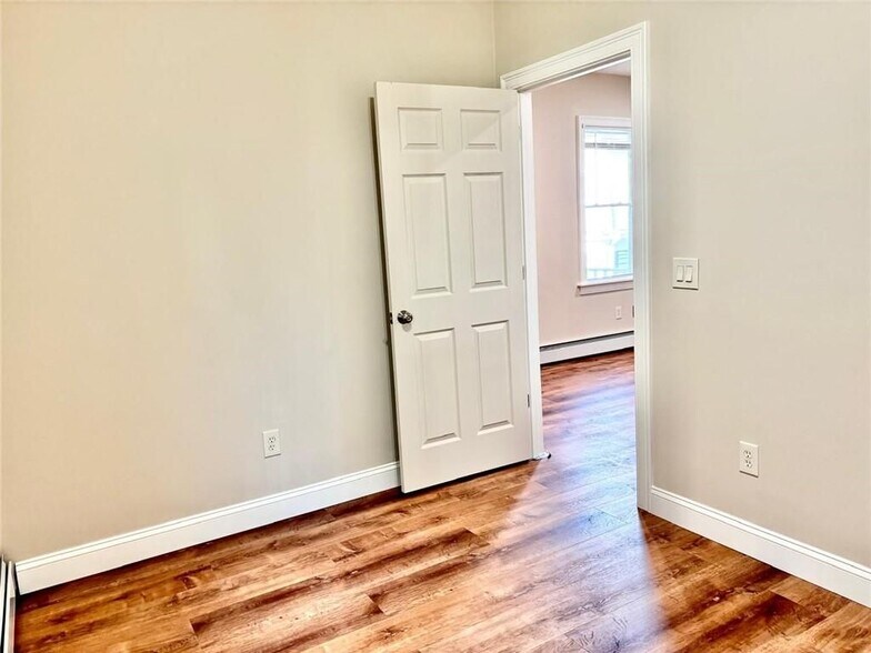 Building Photo - 41 Hudson St