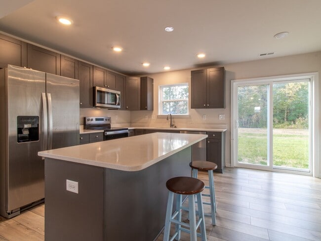 Building Photo - YEAR-ROUND RENTAL- UNFURNISHED - SINGLE FAMILY - GEORGETWON