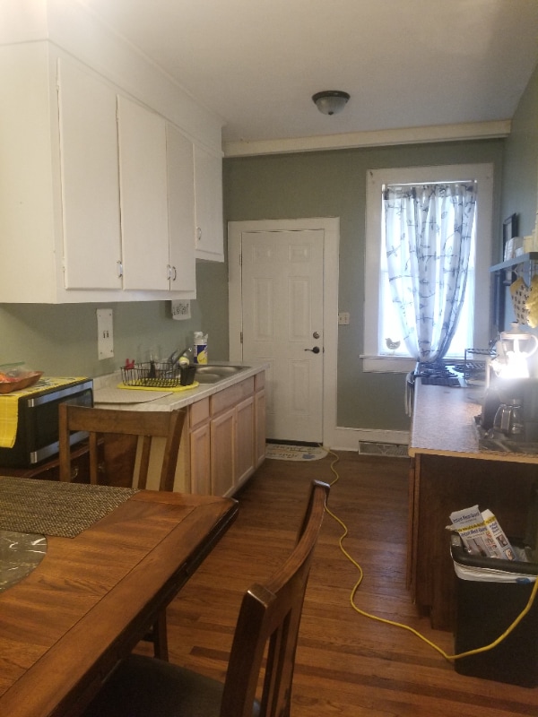 Building Photo - 2217 Marion St