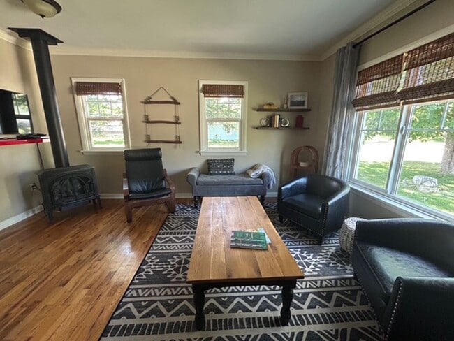 Building Photo - Charming 3 Bedroom, 2 Bath House on the East Side of Kalispell