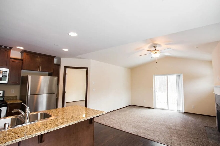 Building Photo - 703 Kodiak Ln