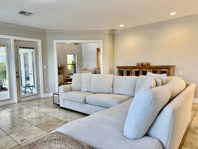 Building Photo - 10577 Santa Laguna Dr
