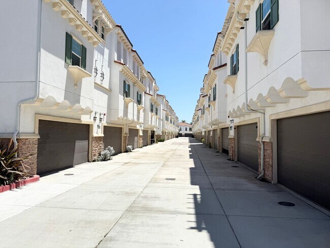 Building Photo - Beautiful 3-Bedroom Home in Anaheim!