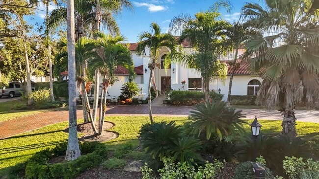 Building Photo - Luxury Golf Course Rental with private movie theater and ideal for entertaining large groups