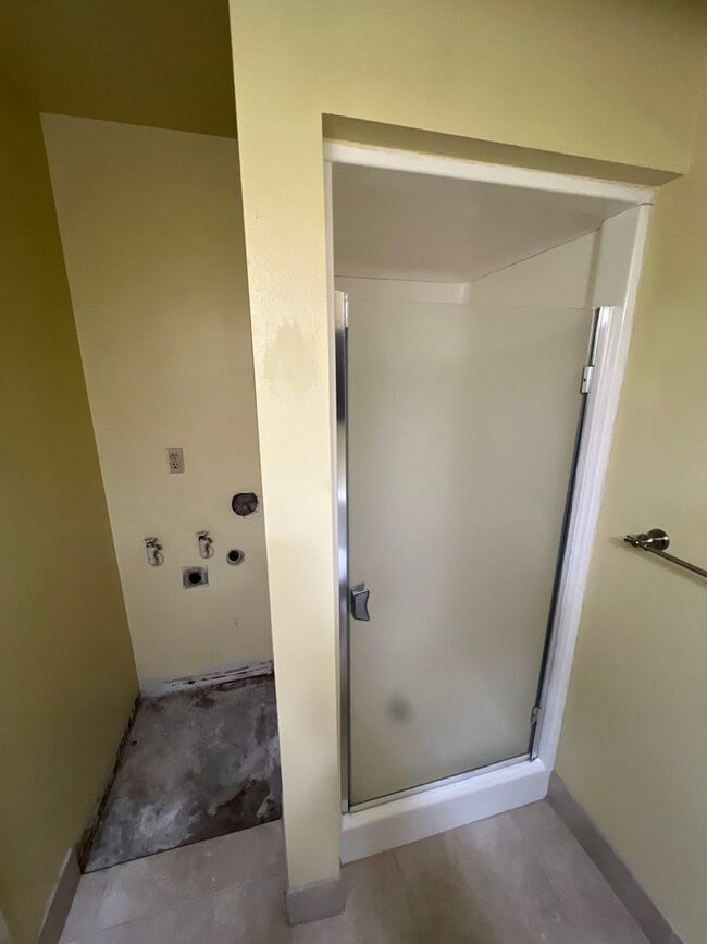 Building Photo - *Half-Off 1st Month's Rent!* Two Bedroom C...