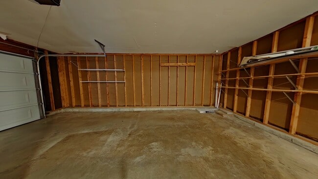 Building Photo - 14355 Rainy Lake Dr